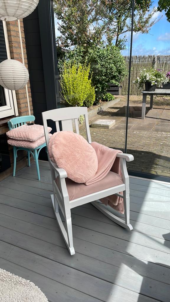 Mooie nette schommelstoel, Huis en Inrichting, Stoelen, Ophalen of Verzenden, Zo goed als nieuw, Eén