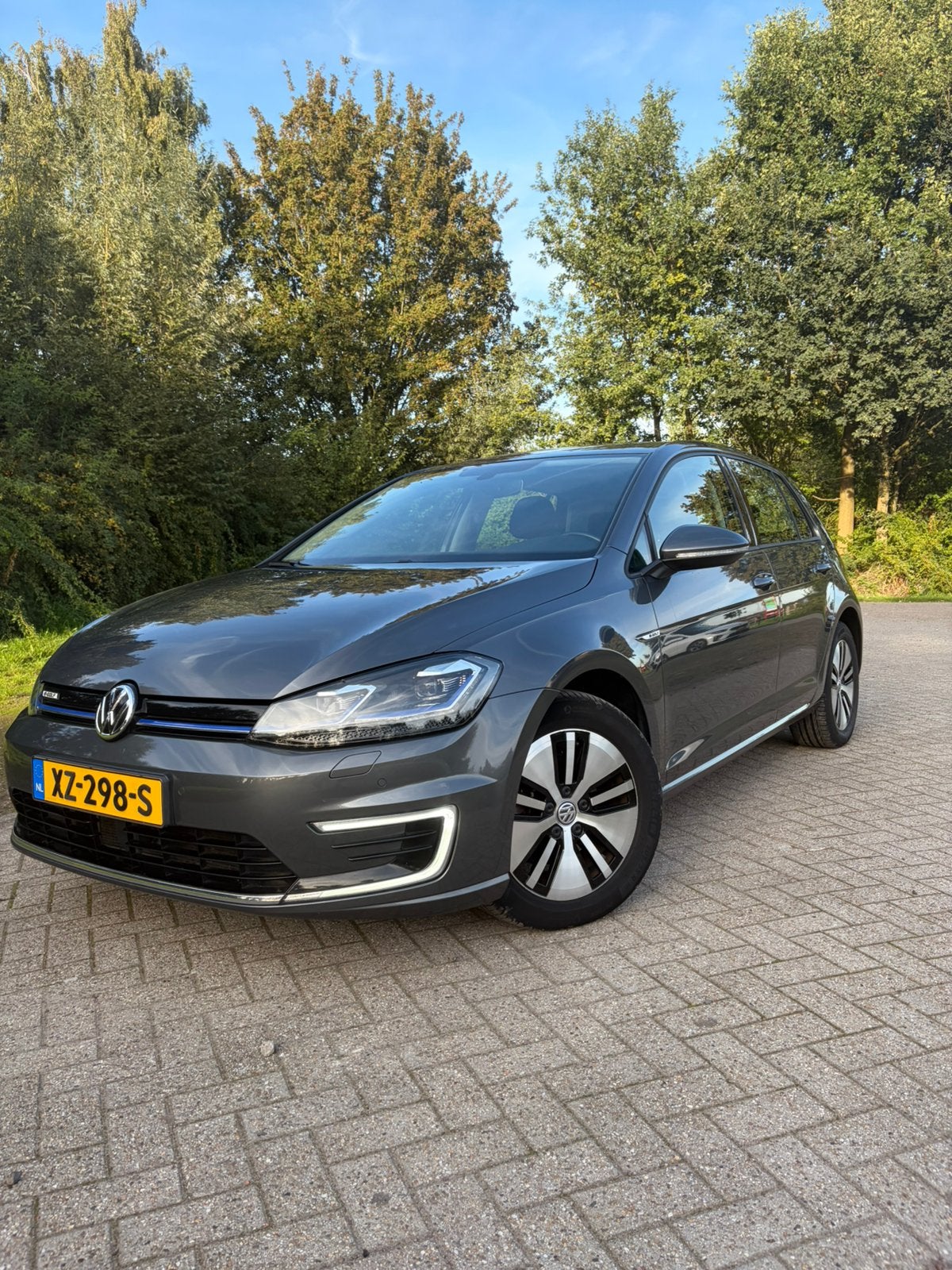 Volkswagen Golf E-golf Elektromotor 136pk 5D Aut. 2019 Grijs, 136 pk, 35 kWh, Elektrisch, 315 min