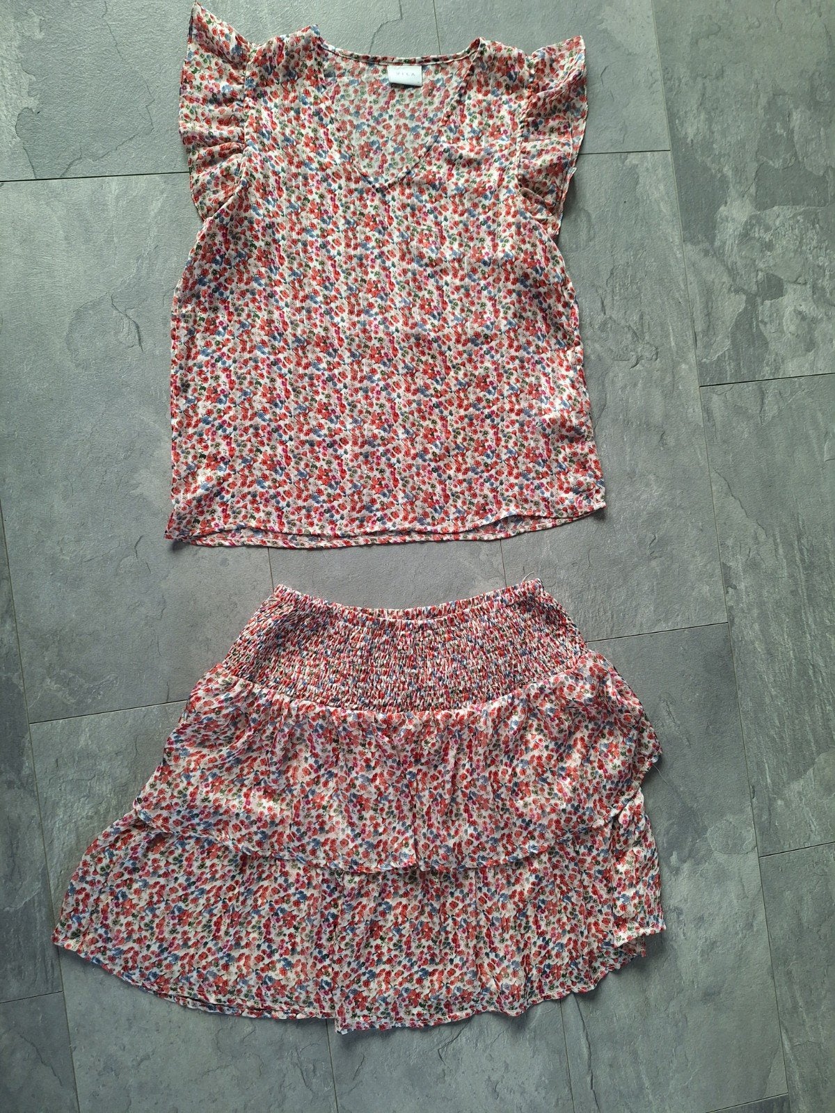 Zomerse bloemenprint top en rok set, Kleding | Dames, Rokken, Maat 38/40 (M), Ophalen of Verzenden, Boven de knie, Rood