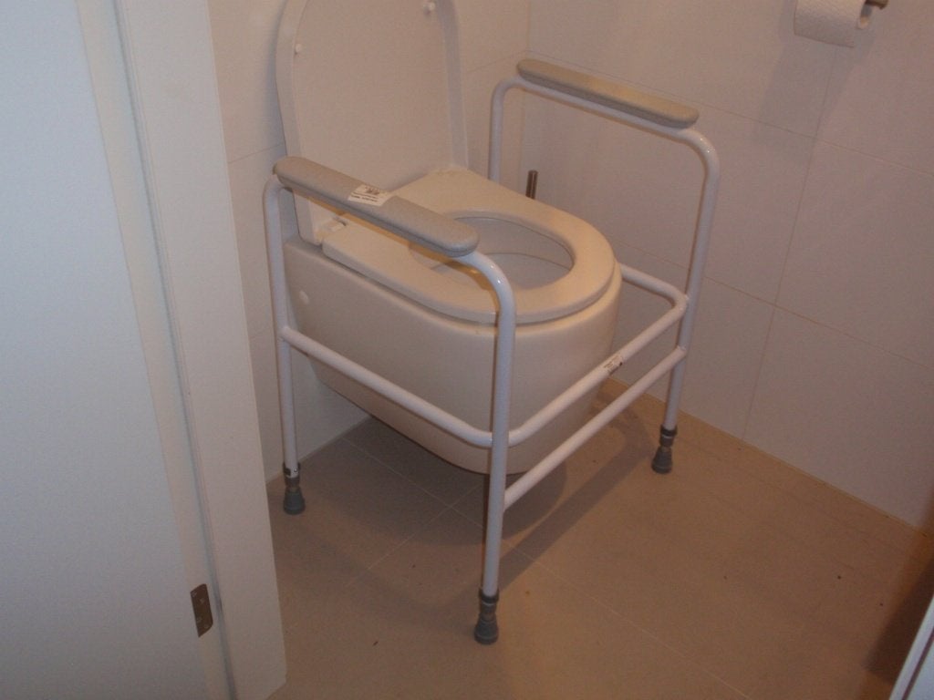 toiletrek in hoogte verstelbaar, Ophalen of Verzenden, Zo goed als nieuw