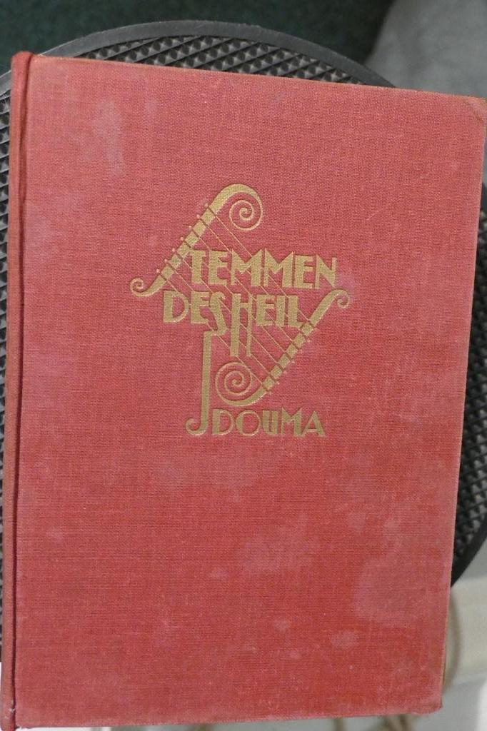 J. Douma - Stemmen des heils, Boeken, Ophalen of Verzenden, Gelezen, J. Douma