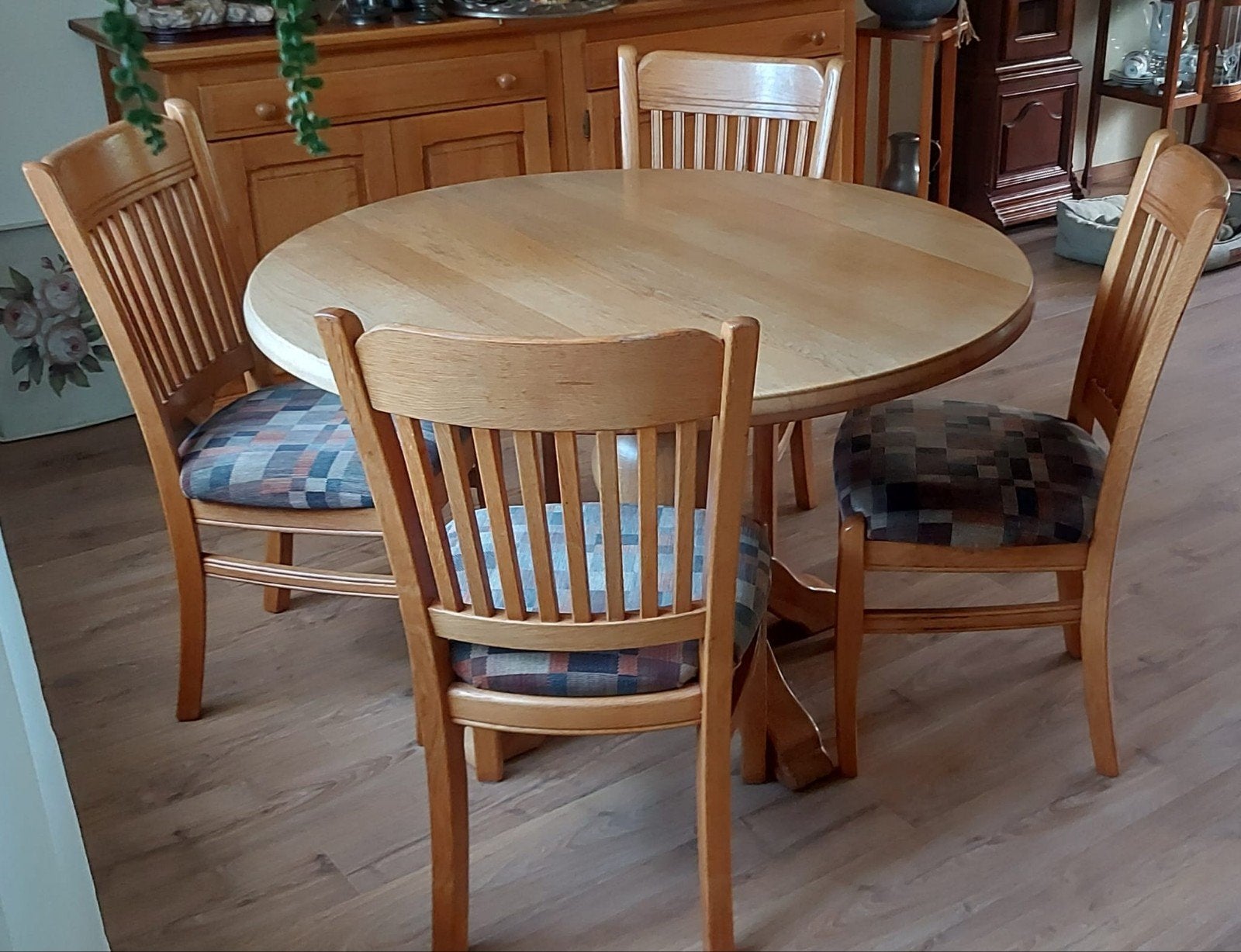 geloogd eiken eethoek, Ophalen, 4 tot 6 stoelen
