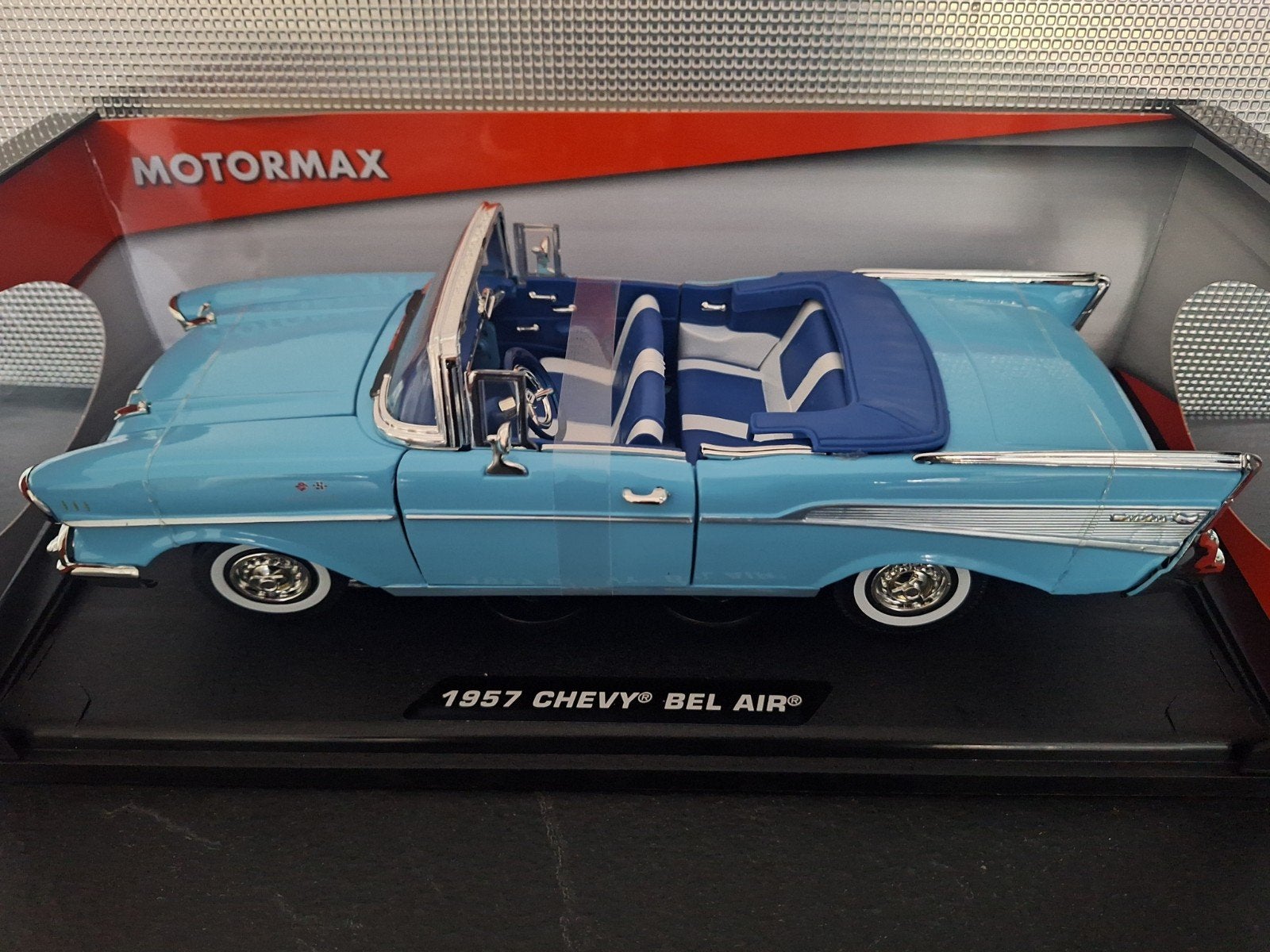 Chevrolet Bel Air Cabriolet 1957 Schaal 1:18, Hobby en Vrije tijd, Modelauto's | 1:18, Nieuw, Ophalen of Verzenden, Motormax, Motormax