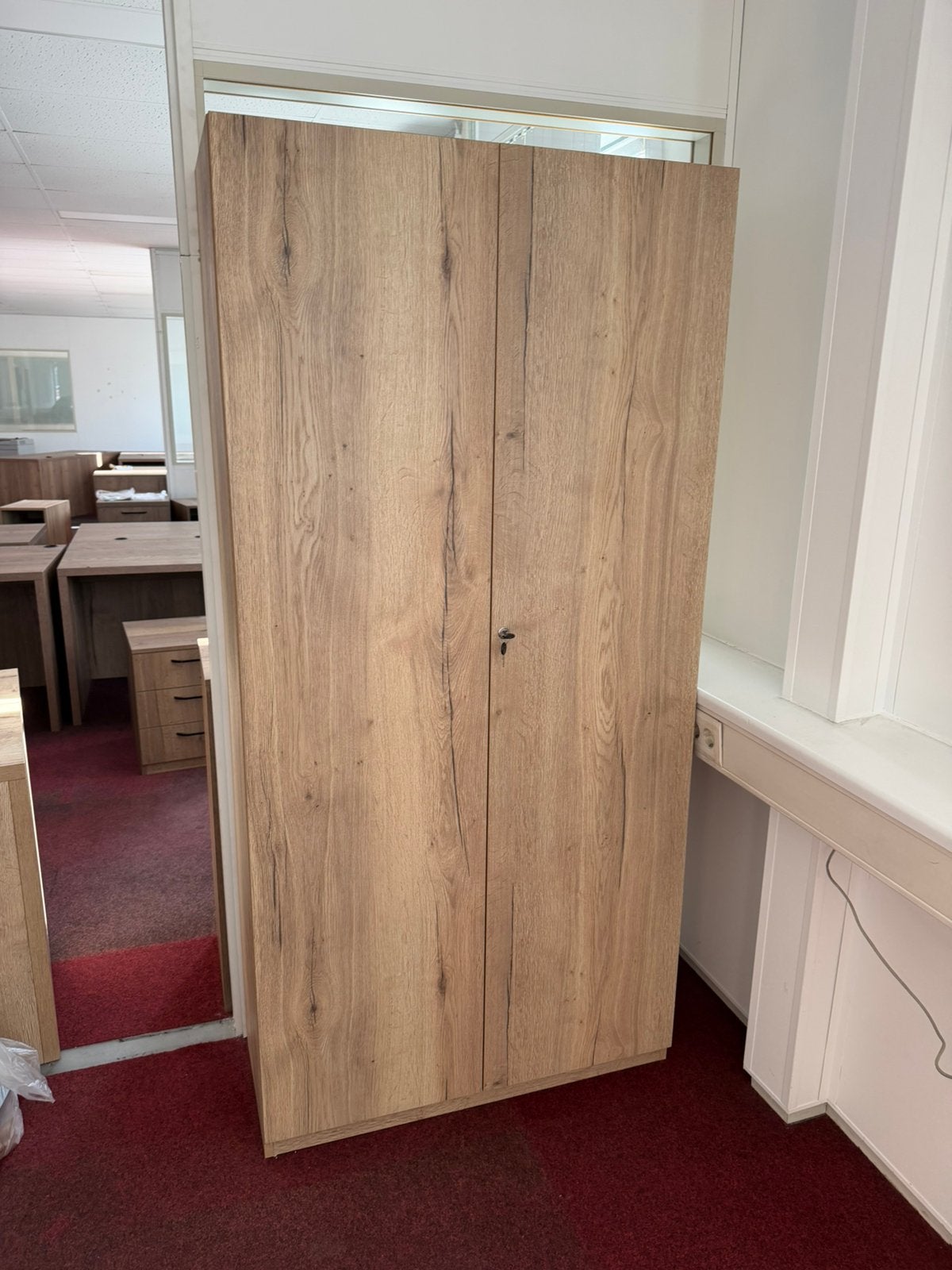 Foto 10 van Zeer mooie houten bureaus in nieuwstaat 75€