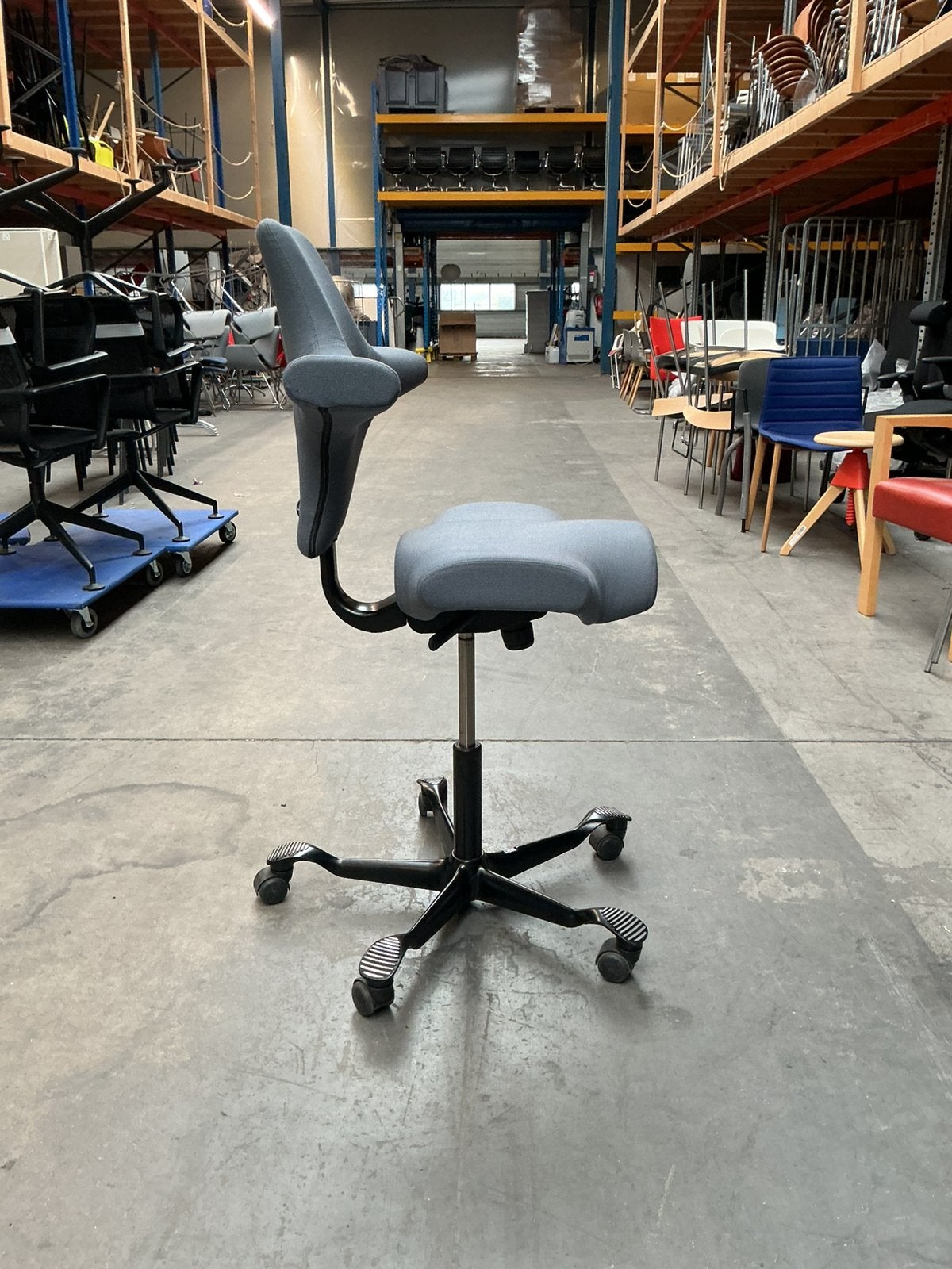 HAG Capisco 8106 Bureaustoel | Zithoogte 51-69 cm | Grijs, Huis en Inrichting, Bureaustoelen, Gebruikt, -, -, Ophalen of Verzenden
