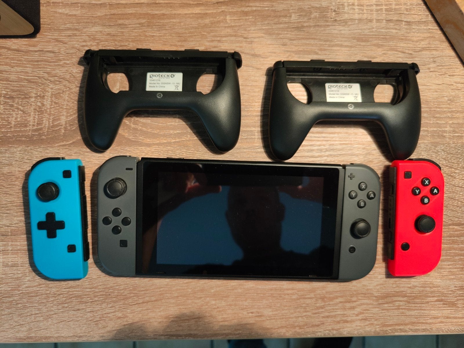 Nette nintendo Switch V1  met 4 games en accessoires, Spelcomputers en Games, Met 2 controllers, Ophalen of Verzenden, Switch Original