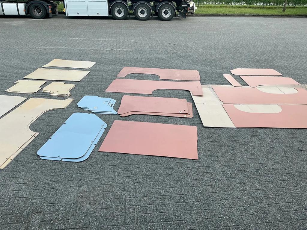 Nieuwe sets wandplaten voor Renault Traffic Master, Auto-onderdelen, Interieur en Bekleding, Universele onderdelen, Nieuw, Ophalen