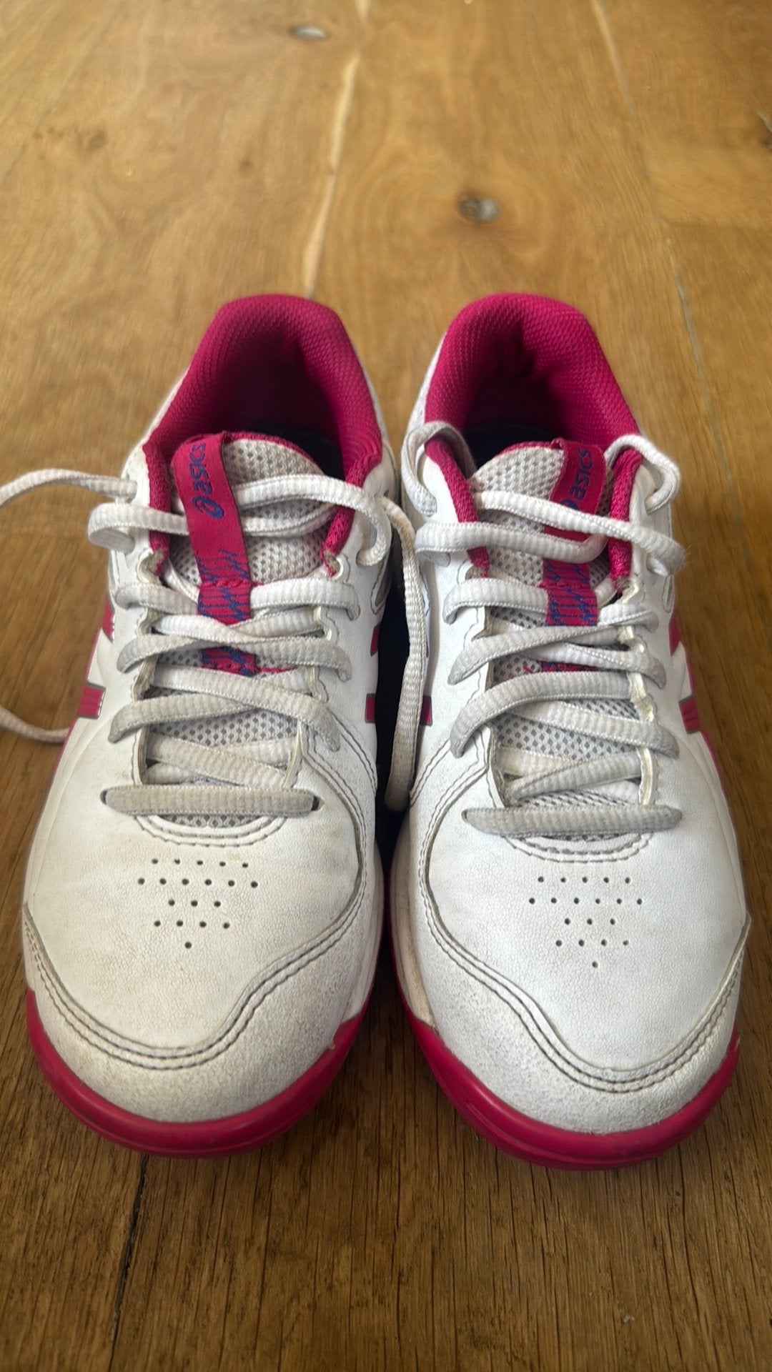 ASICS hockeyschoenen maat 32,5 meisje wit roze, zgan, Ophalen, Zo goed als nieuw, Schoenen