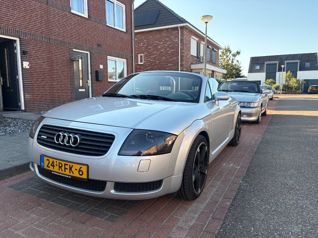 Audi TT Quatro 2001 Grijs, Auto's, TT, Zwart, 4 cilinders, Cabriolet