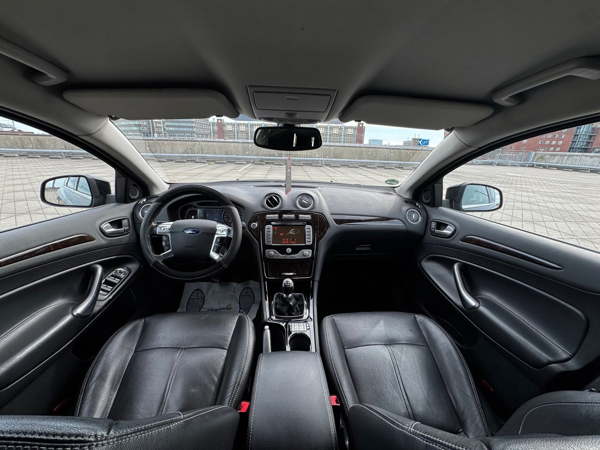 Ford Mondeo Wagon 2.0 TDCi Ghia CLIMA CRUISE LEER APK NAP, Voorwielaandrijving, Dealer onderhouden, Zwart, 4 cilinders