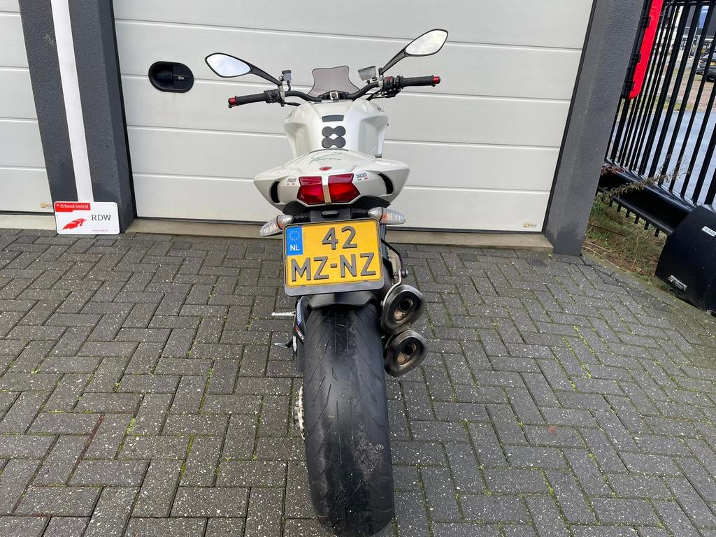 Ducati Streetfighter 1098 | Parelmoer wit | 2010 Termignoni, Motorrijbewijs A, Bedrijf, 3 cilinders, Meer dan 35 kW