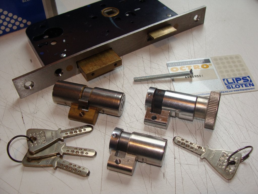 LIPS KESO OCTRO cilinders 22mm/ LIPS KESO sloten 22mm, Ophalen of Verzenden, Zo goed als nieuw, Overige materialen, Slot
