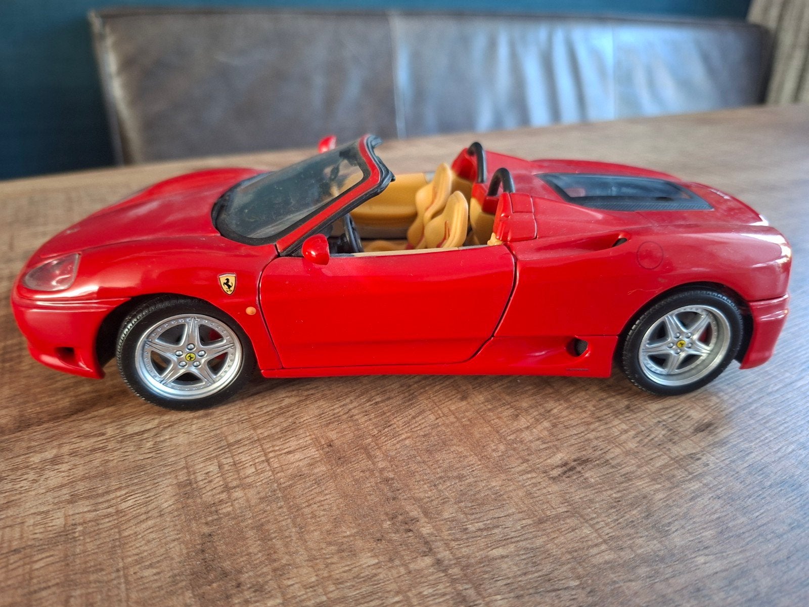 Ferrari 360 Spider schaalmodel - Rood, Ophalen of Verzenden, Zo goed als nieuw, Auto, Overige merken