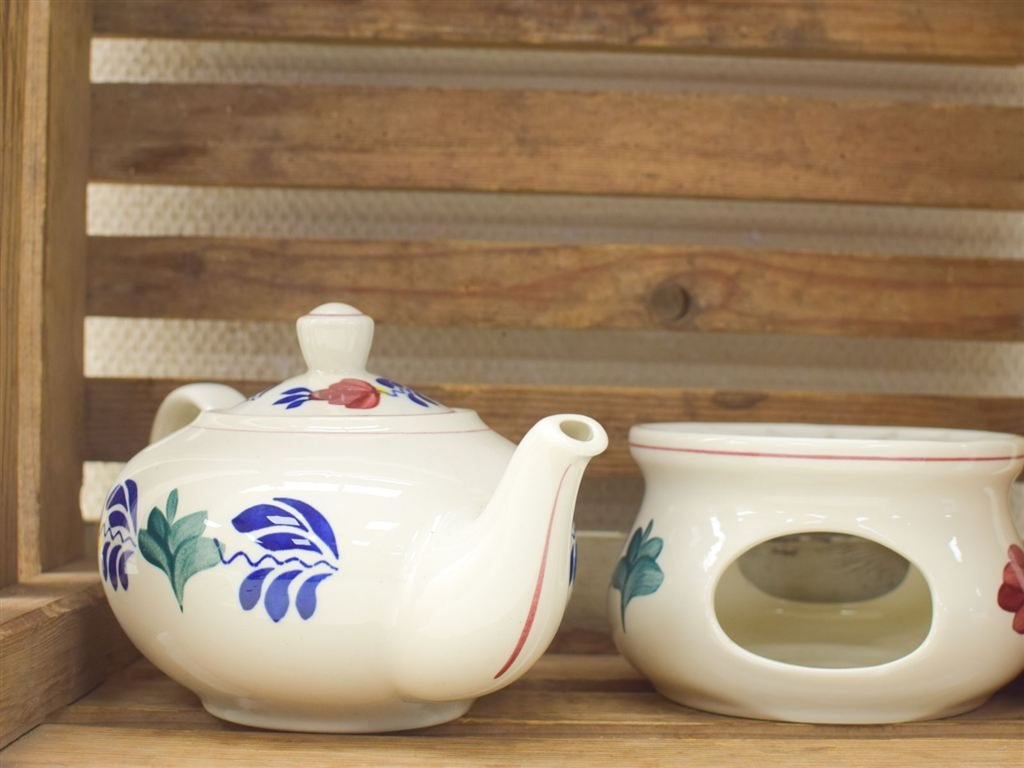 Boch Boerenbont theepot met theelicht houder 51686, Ophalen of Verzenden, Gebruikt, Aardewerk, Bord(en)