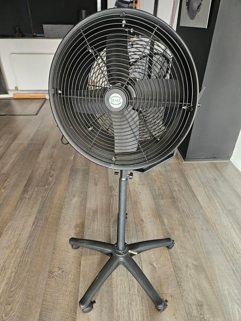 Windmachine fotostudio, Ophalen, Zo goed als nieuw, Statiefventilator