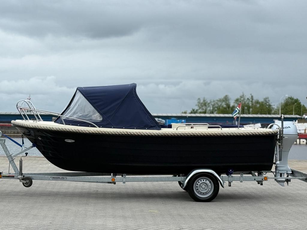 Stijlvolle Sloep 510 met Honda Buitenboordmotor en Trailer, Ophalen, Zo goed als nieuw