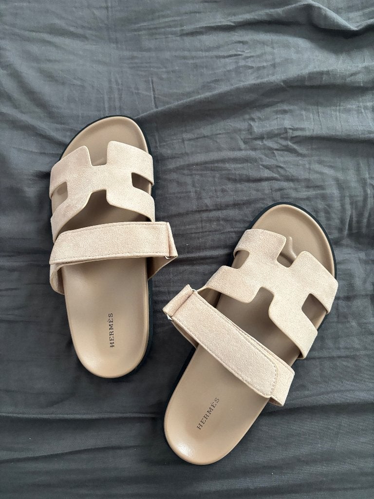 Leuke slippers, Kleding | Dames, Schoenen, Slippers, Beige, Nieuw, Ophalen of Verzenden