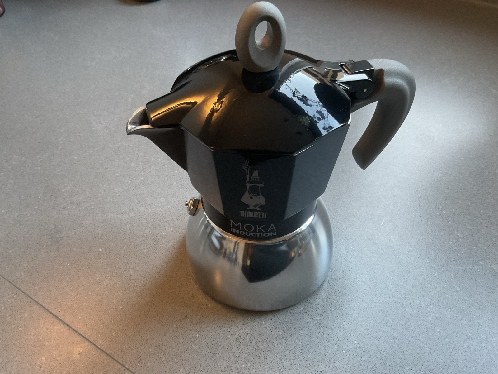 Bialetti Moka Induction - Zo goed als nieuw, Overige modellen, Gemalen koffie, Ophalen of Verzenden, Zo goed als nieuw