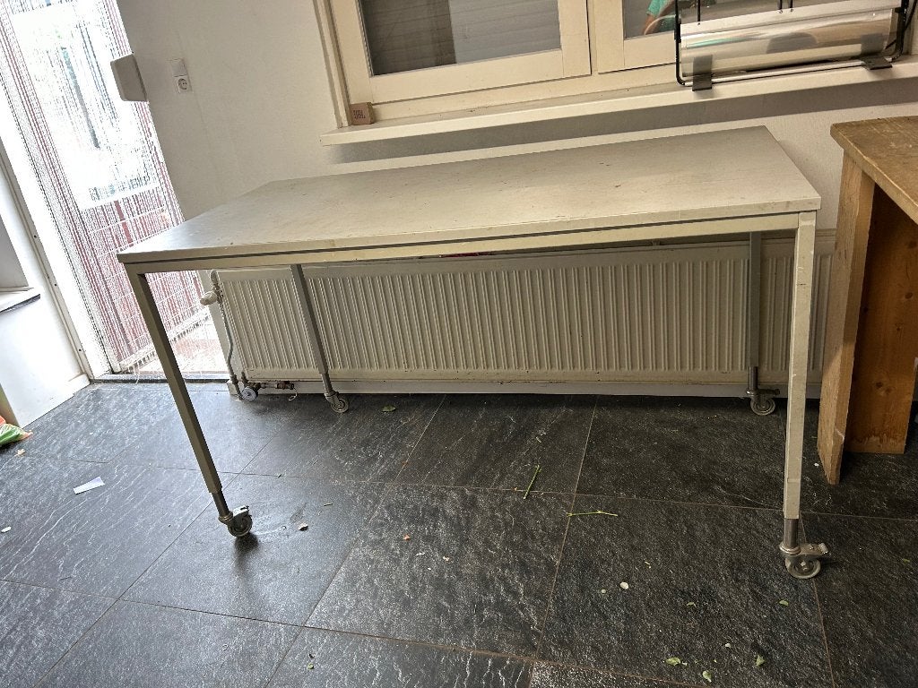 Werk tafels sta hoogte, Ophalen, Gebruikt