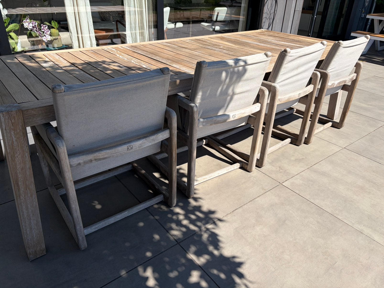 Piet Boon eettafel en bankjes en 4x Gommaire stoelen, Ophalen, Zo goed als nieuw, Teakhout