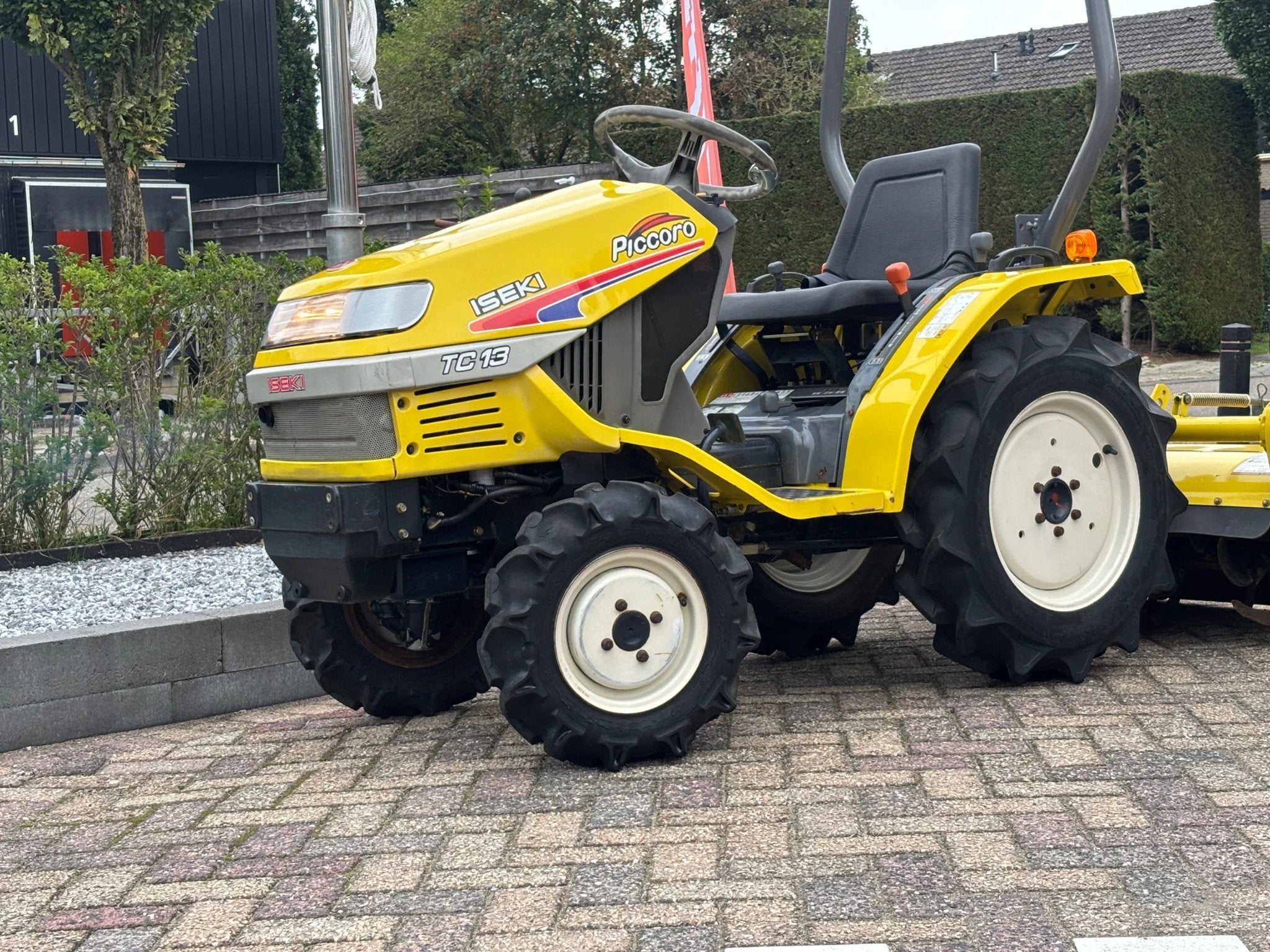 Foto 3 van Iseki TC13 Minitractor incl. Freesmachine frees diesel tract
