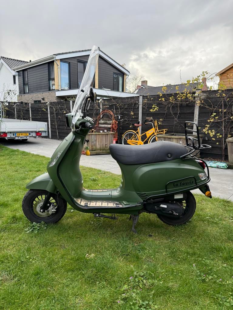 La Souris Scooter - Mat Groen - Zo goed als nieuw, Ophalen, Zo goed als nieuw, Benzine, Overige merken