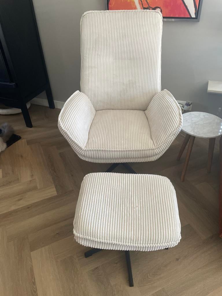 Comfortabele Relaxfauteuil met Hocker - Crème Ribstof, Ophalen, Zo goed als nieuw, Stof, 75 tot 100 cm