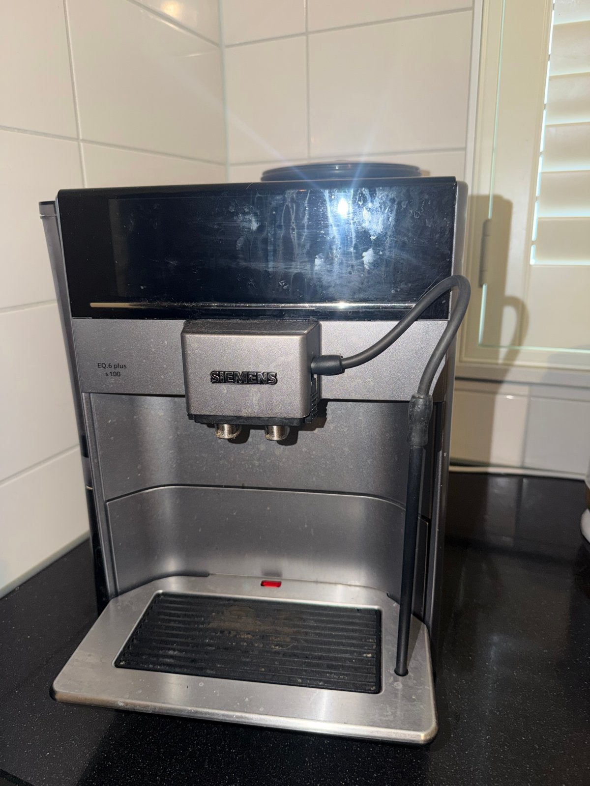 Siemens EQ.6 plus s100 volautomatische koffiemachine, Witgoed en Apparatuur, Koffiezetapparaten, Afneembaar waterreservoir, Gebruikt