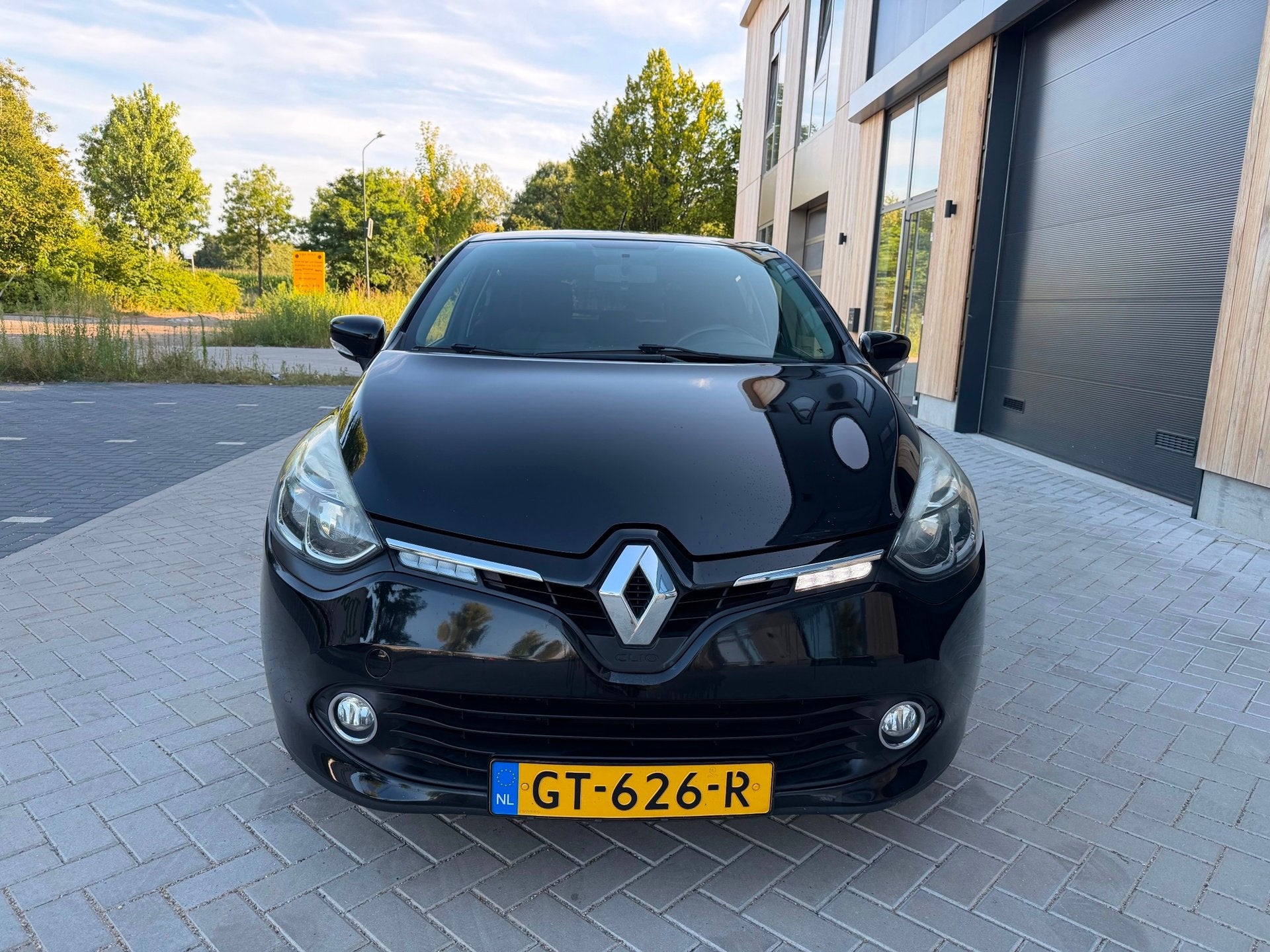 Renault Clio 1.5 dCi ECO 5D (bj 2015) NAVI/PDC/LMV/AIRCO/CRU, Auto's, Voorwielaandrijving, Stof, Gebruikt, Zwart