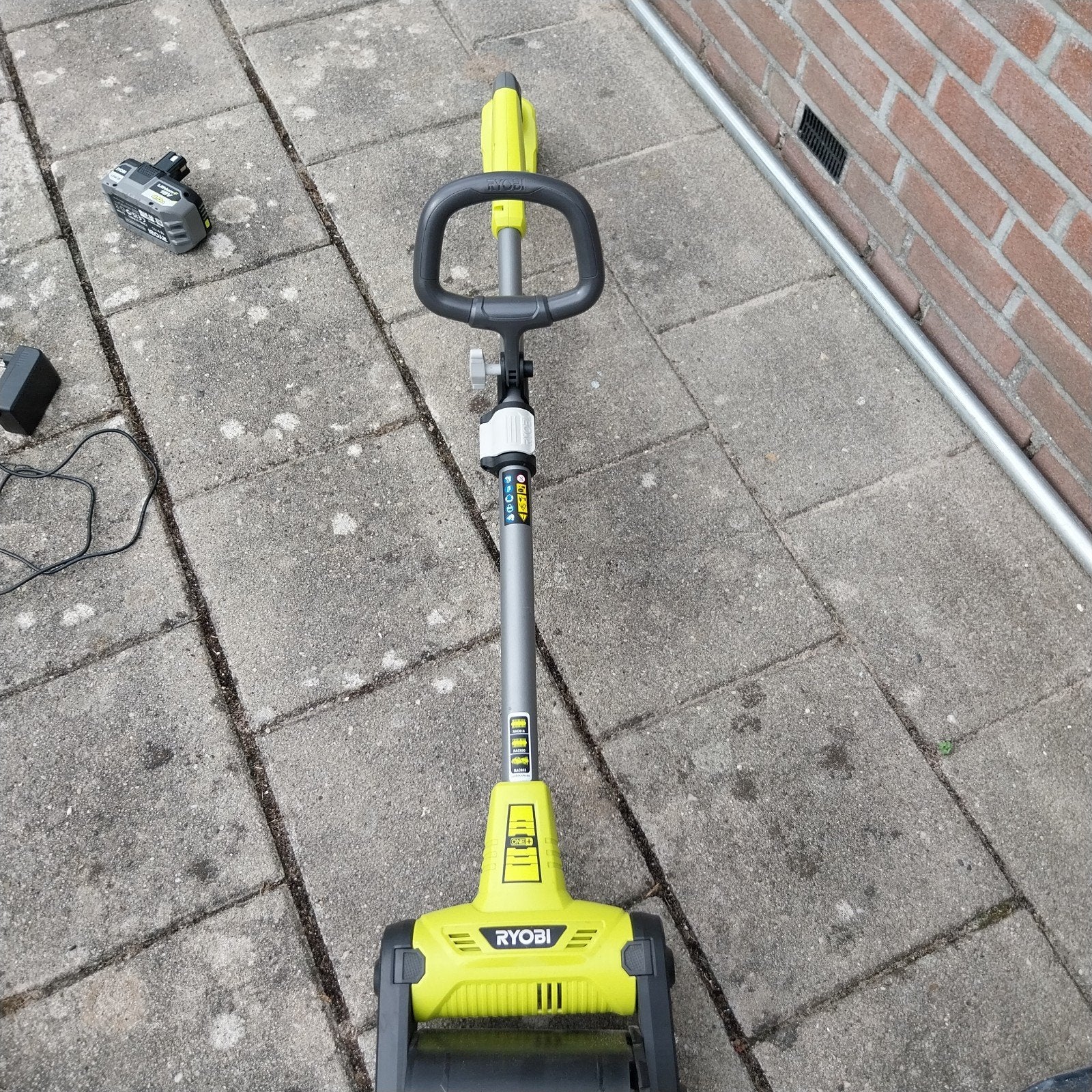 Ryobi terrasborstel, Ophalen, Zo goed als nieuw
