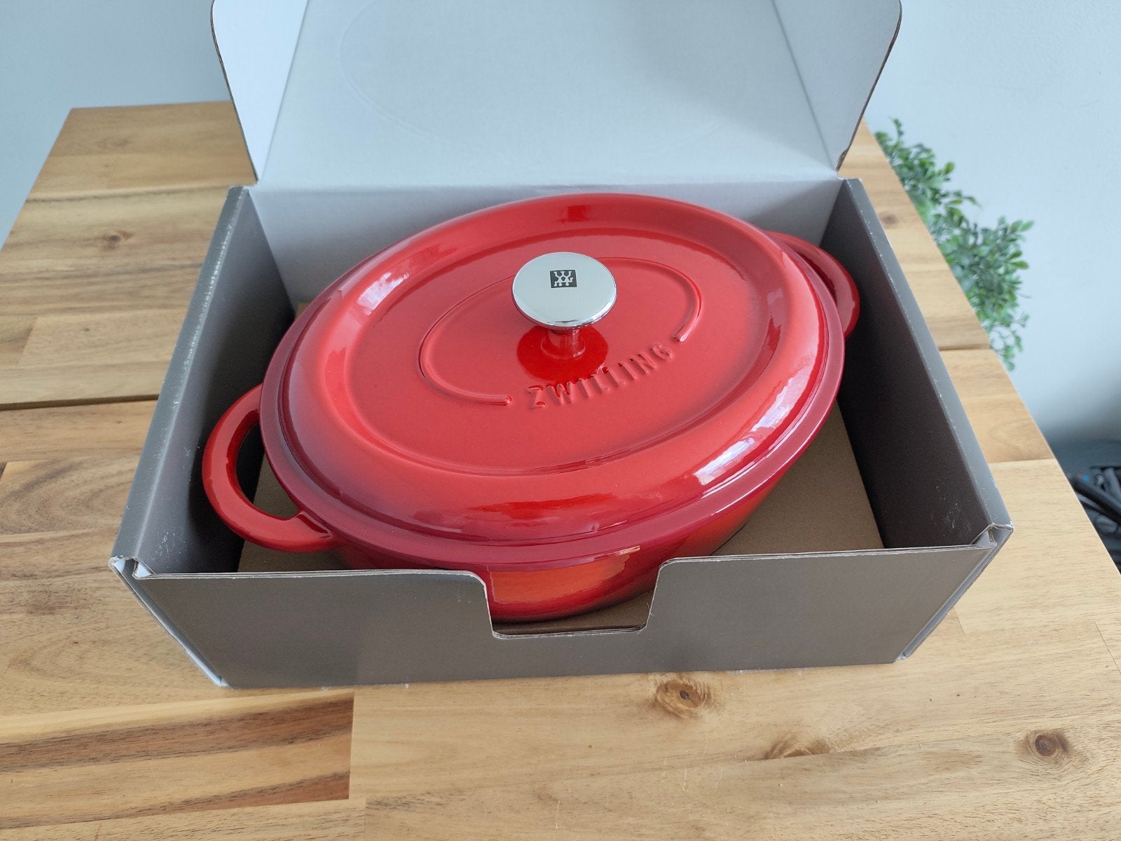 Zwilling Cocotte 29 cm - gietijzer pan - nieuw in doos!, Huis en Inrichting, Gietijzer, Verzenden, Nieuw, Antiaanbaklaag