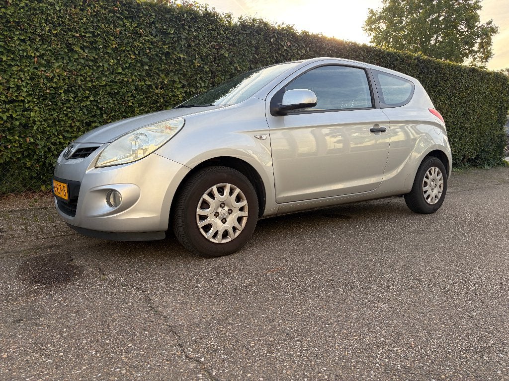 Hyundai i20 1.2  Airco 2011, Auto's, Voorwielaandrijving, 31 €/maand, 4 cilinders, Metallic lak