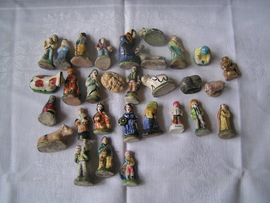 30 franse fèves minibeeldjes veel kerst  nr ZZ 633, Verzenden, Gebruikt, Overige typen