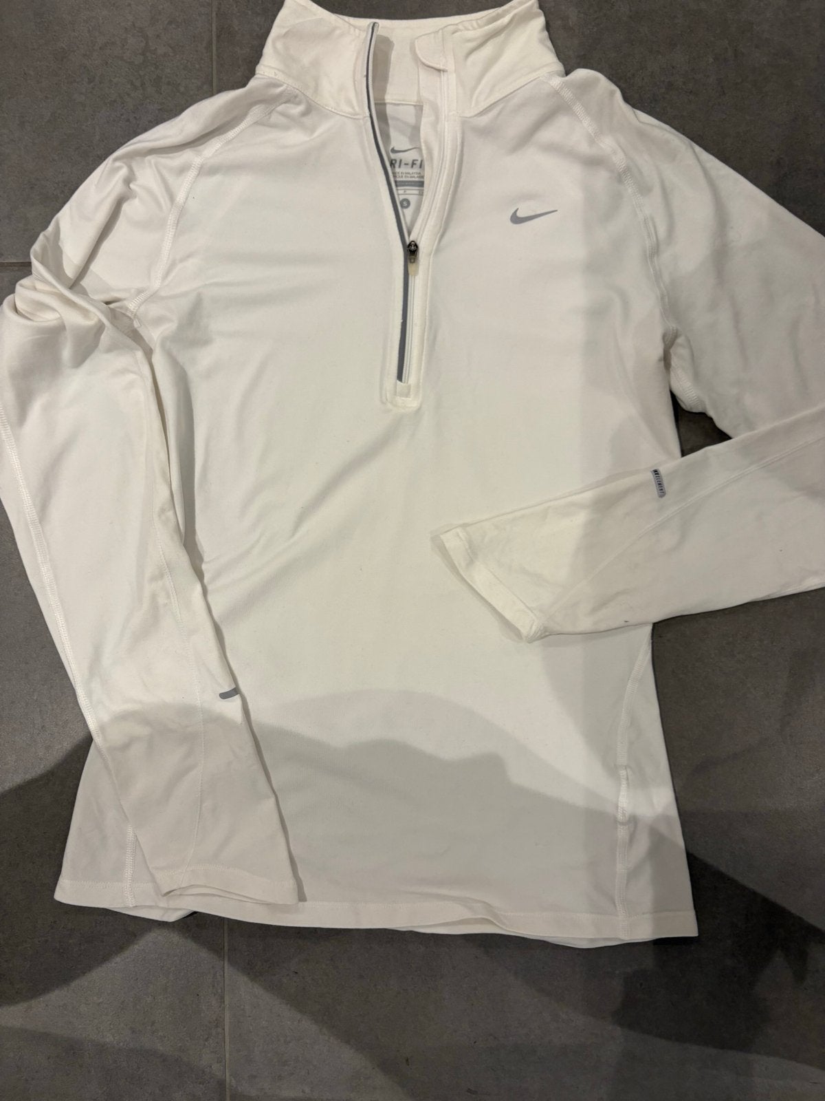 Nieuw NIKE sportshirt maat S, Ophalen of Verzenden, Nieuw, Maat 36 (S)