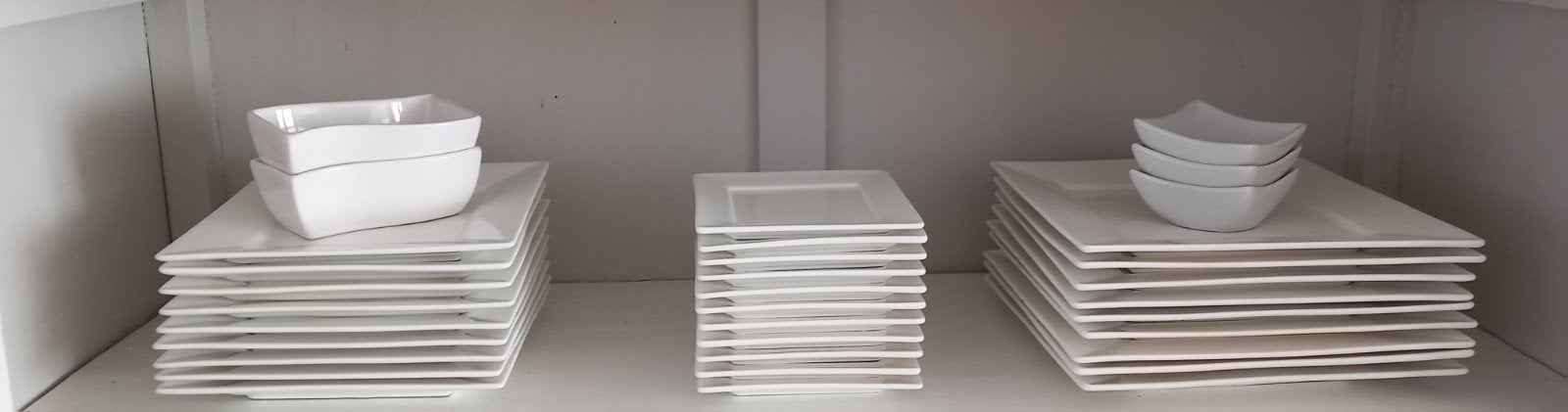 Servies set: 17 grote en 17 kleinere Borden, 23 gebaksbordje, Ophalen, Gebruikt, Keramiek, Overige stijlen