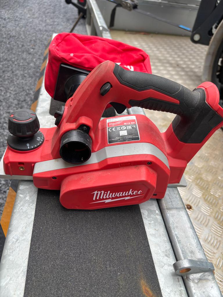 Milwaukee M18 BP Accu Schaafmachine - Zo goed als nieuw, Ophalen of Verzenden, Zo goed als nieuw
