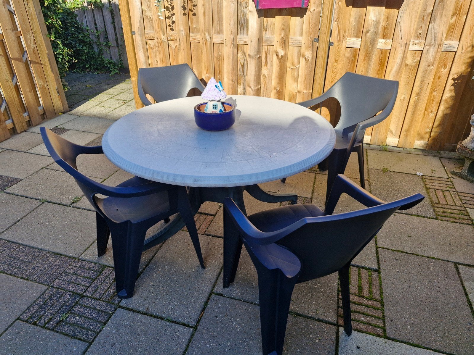 Tuinset: ronde tafel met 4 stoelen teab, Tuin en Terras, Ophalen, 4 zitplaatsen, Kunststof, Gebruikt