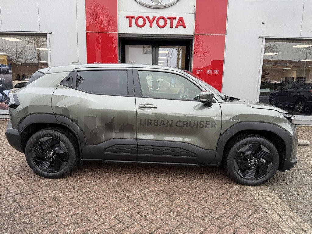 Toyota Urban Cruiser Dynamic 61 kWh, Auto's, Toyota, Stof, Gebruikt, 44 min, Automatische klimaatregeling