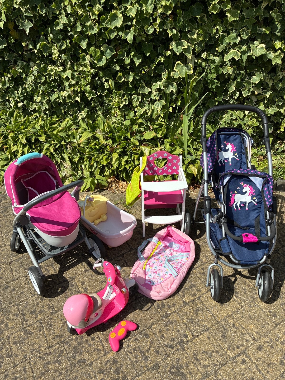 Grote poppen uitzet: wagens, badje, scooter, kinderstoel, Kinderen en Baby's, Speelgoed | Poppen, Ophalen, Gebruikt, Babypop
