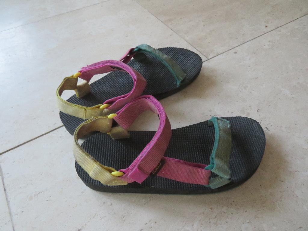 1 paar teva's maat 35-36, Ophalen of Verzenden, Zo goed als nieuw, Schoenen