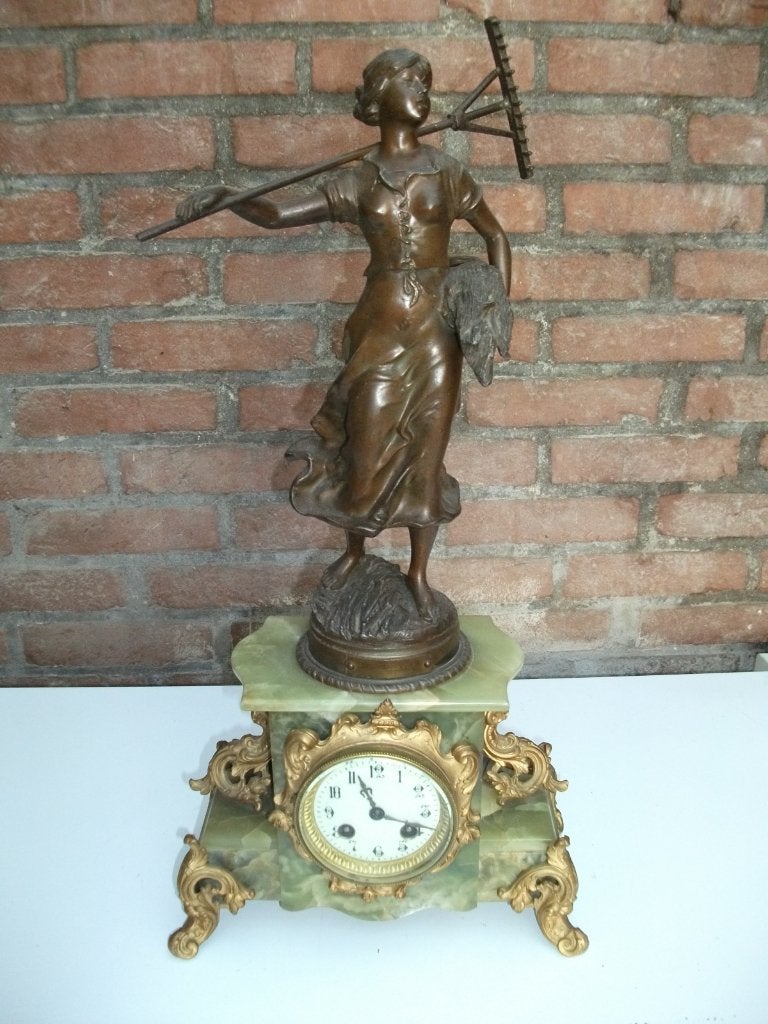 Antieke pendule uit 1834, meisje op het land,, Antiek en Kunst, Ophalen of Verzenden