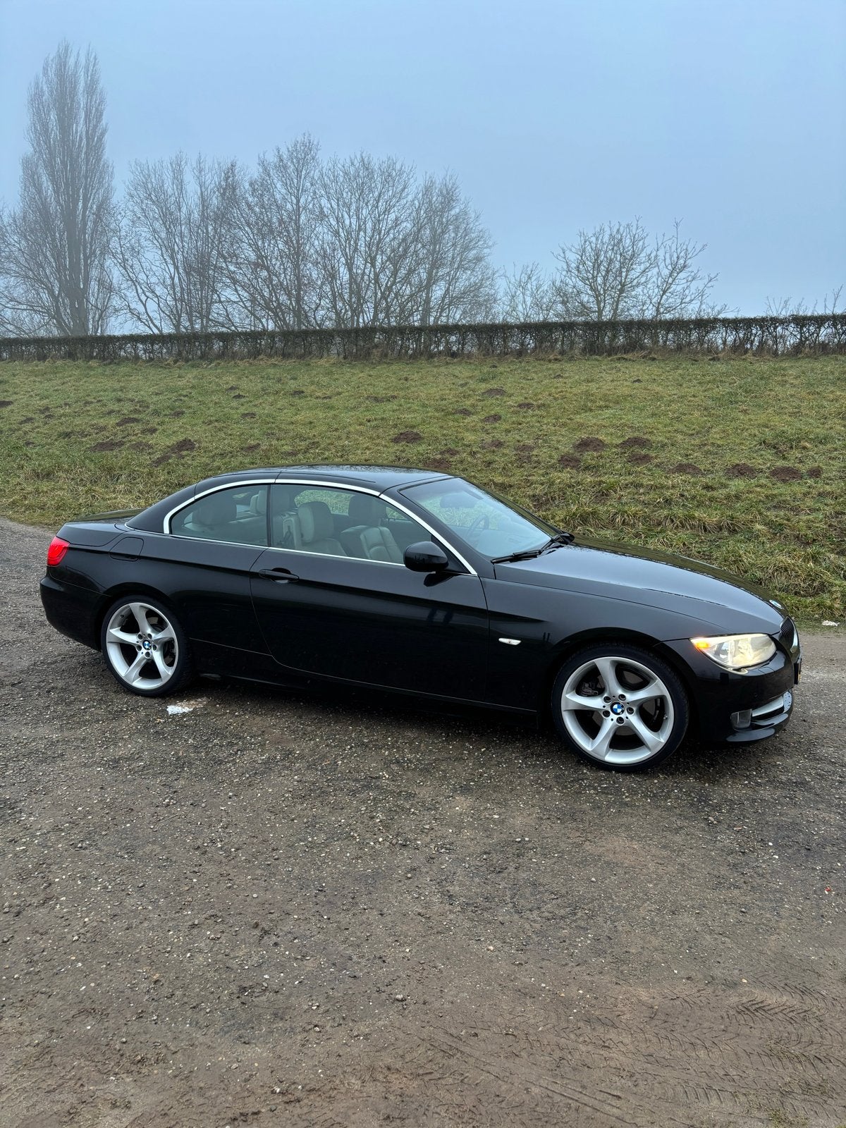 BMW 3-Serie 3.0 I 325 Cabrio AUT 2010 Zwart, 745 kg, Achterwielaandrijving, Cabriolet, 4 stoelen