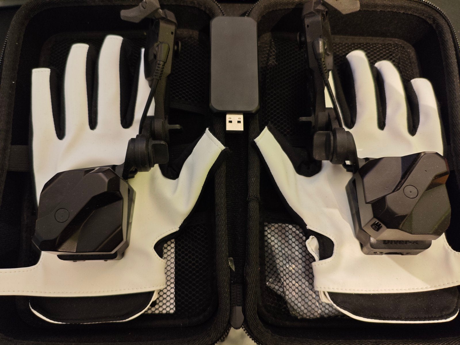 Diver-X VR-handschoenen met Tundra T1 trackers, Ophalen of Verzenden