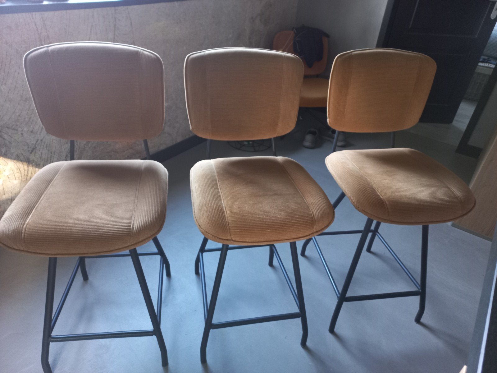 Wegens verhuizing te koop set van 3 mooie barkrukken,  stof, Ophalen, Gebruikt, Overige kleuren, Metaal