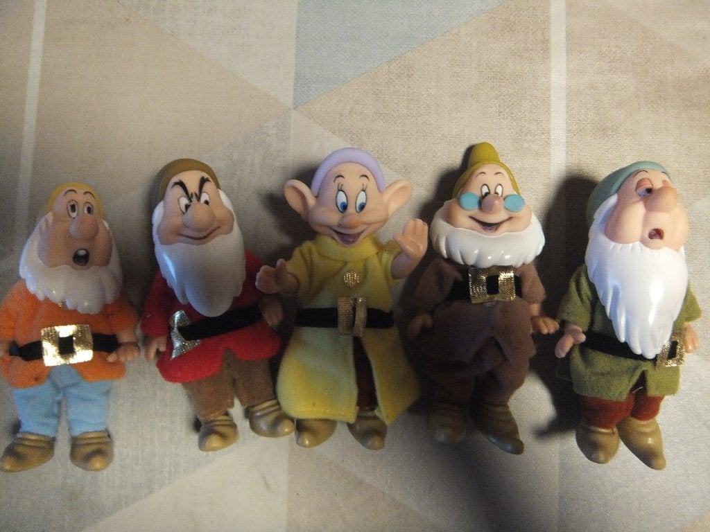 disney dwergen ,kabouters, Verzamelen, Disney, Gebruikt, Beeldje of Figuurtje, Overige figuren, Ophalen of Verzenden