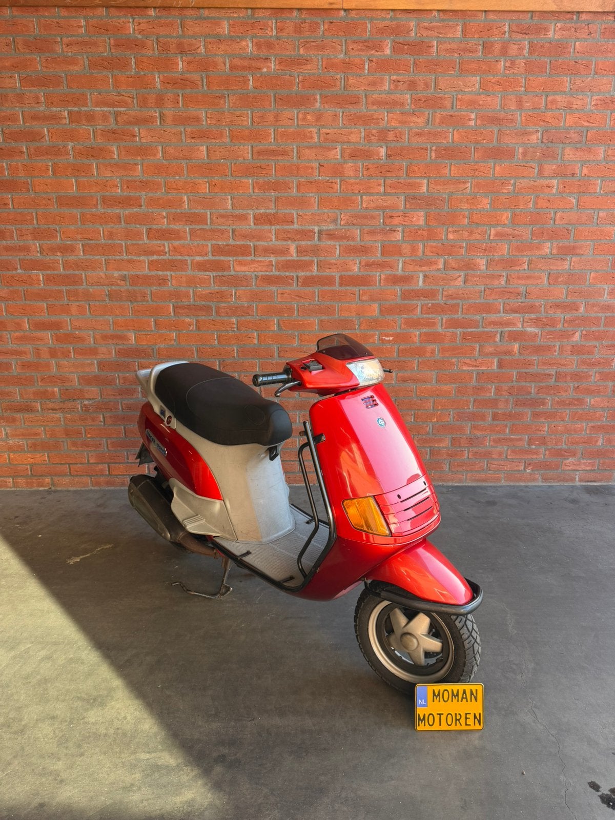 Piaggio SKR 125cc 2 takt Beugels lage kilometerstand, Ophalen, Zo goed als nieuw, Benzine, Overige modellen