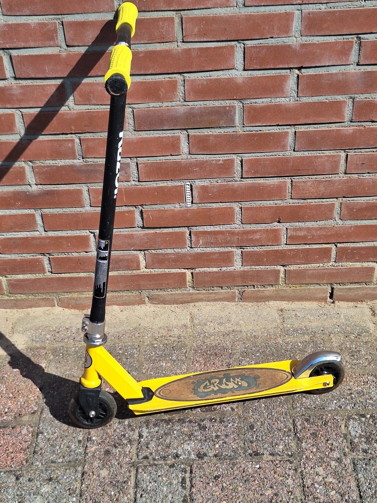 Gele stuntstep - Gebruikt maar in goede staat, Fietsen en Brommers, Ophalen, Gebruikt, Gewone step, Onbekend