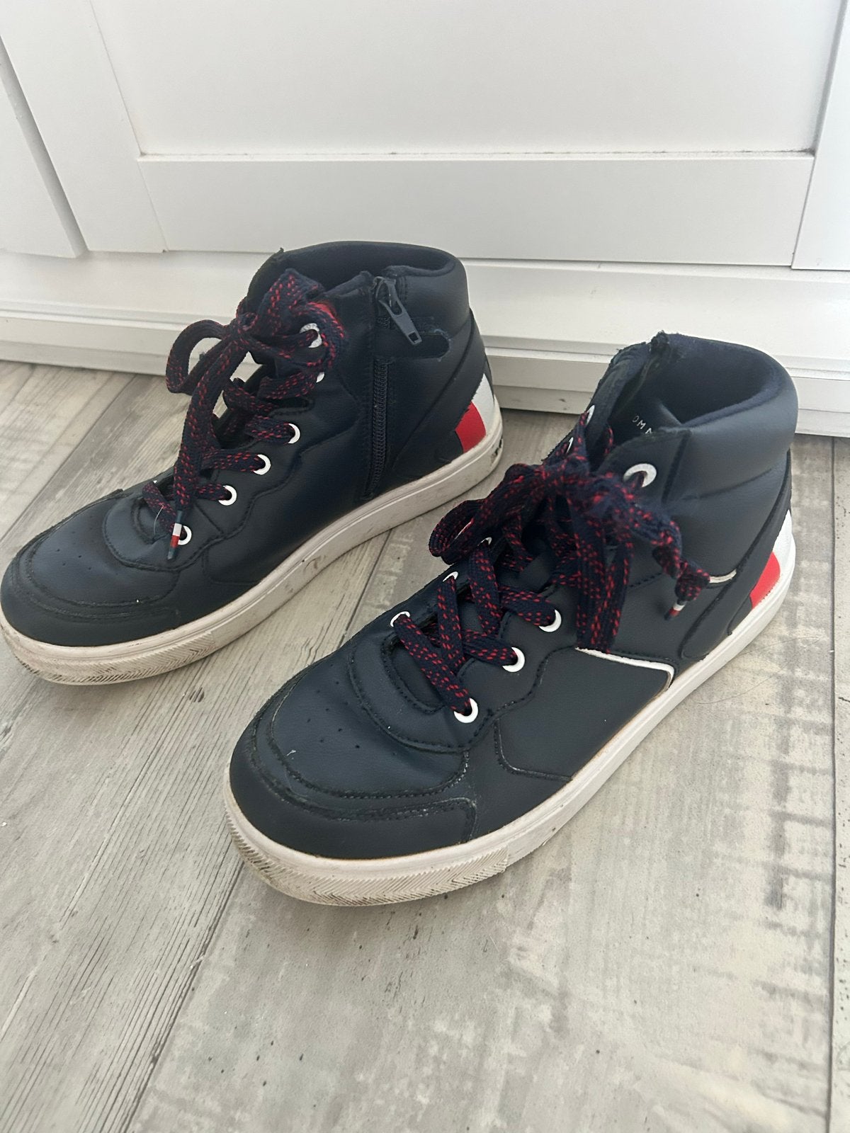 Tommy Hilfiger sneakers maat 37 - Goede staat, Kleding | Dames, Schoenen, Ophalen of Verzenden, Gedragen, Blauw, Sneakers of Gympen