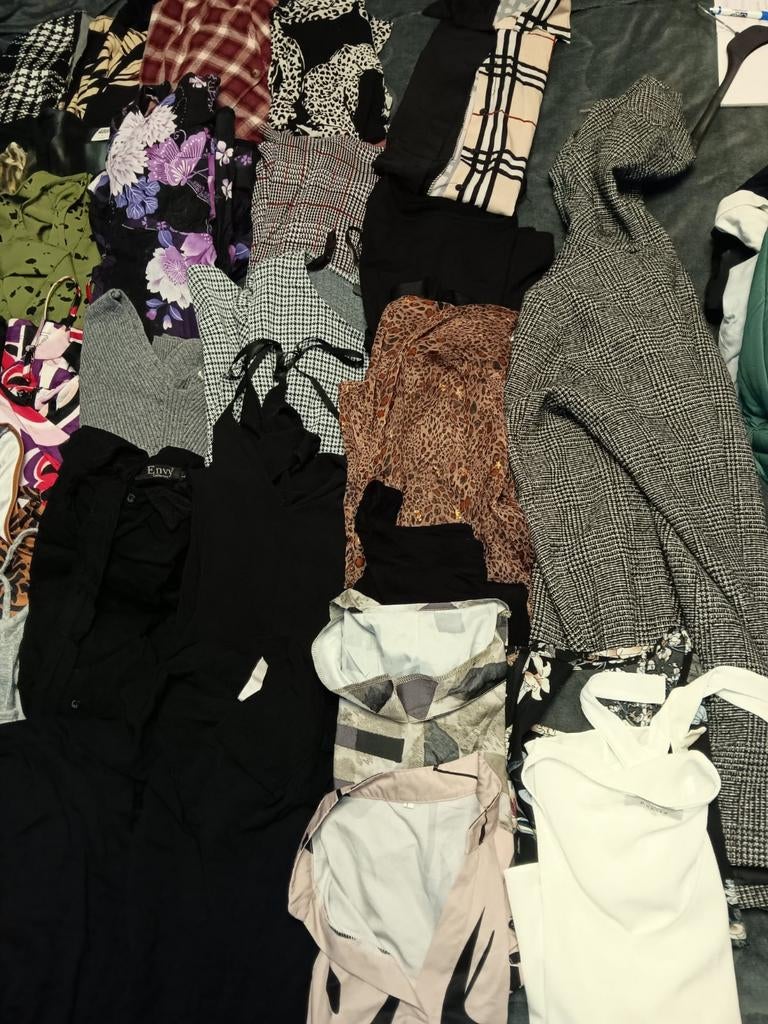 Pakket Dames kleding M/L +/- 240 items weg is weg, Ophalen, Zo goed als nieuw