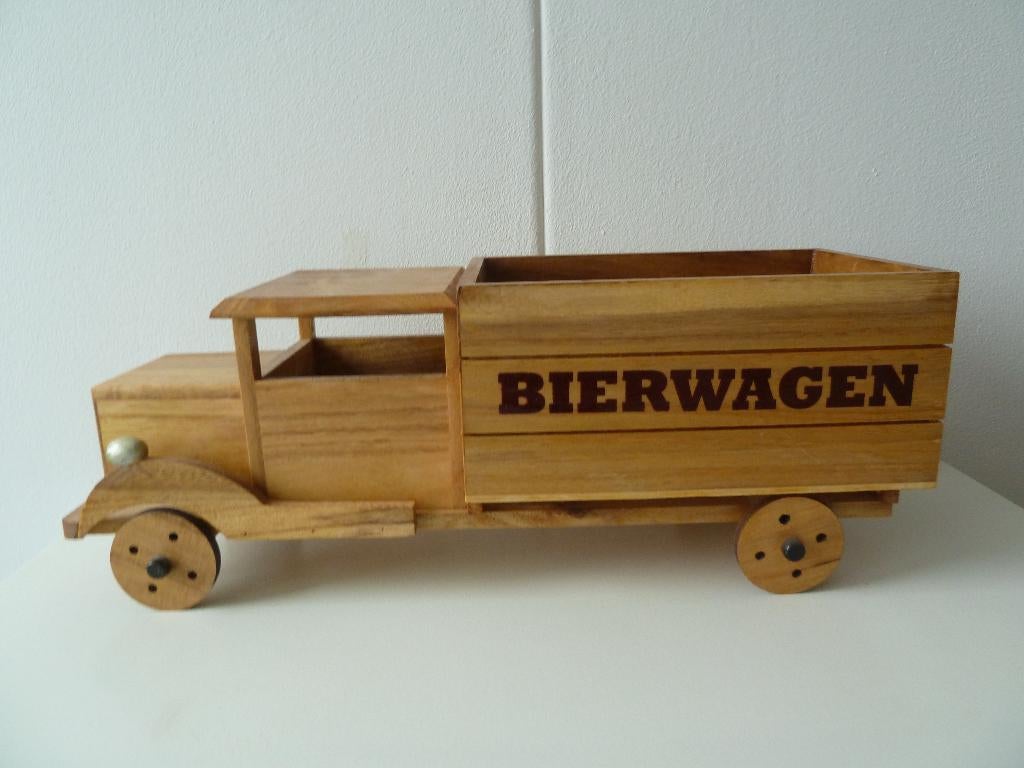 Grote houten bierwagen waarin 6 flesjes bier passen, Ophalen of Verzenden, Zo goed als nieuw